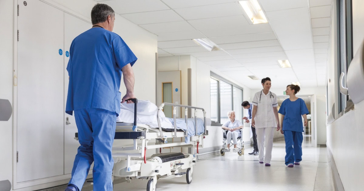 NTP application area_hospital Informative image depicting the use of NTP technology in hospital environments to ensure precise timekeeping for medical records.